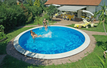 Piscine din plastic - soiuri și instalații