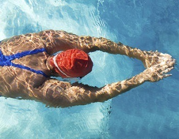 Úszás osteochondrosis a nyaki gerinc