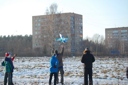 Construcția și zborurile l-39 cu un șurub de împingere din plafonul tavanului