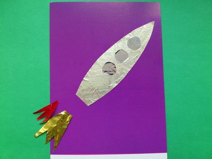 Ракета з паперових фантиків - унікальна листівка до 12 квітня