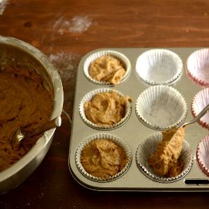 Tekintsük hogyan lehet cupcakes teli - lépésenként recept képekkel és leírásokkal