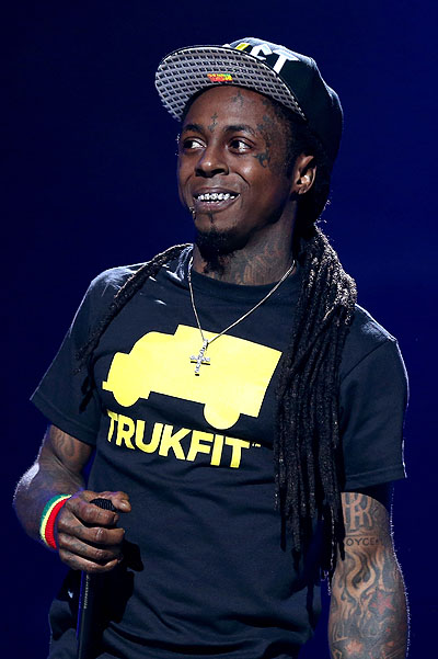 Rapperul lil Wayne a fost spitalizat în stare critică, o bârfă