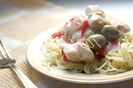 Recept ízletes csirke gulyás (magyar gulyás csirke) Recept egy finom csirke pörkölt