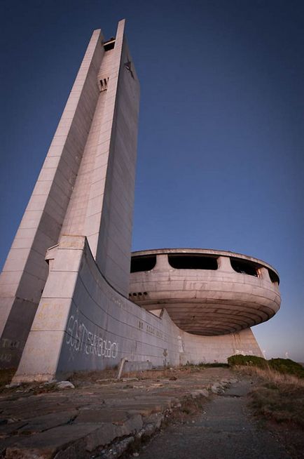 Ru a abandonat monumentul de casă pe dealul Buzludja - terraoko - lumea cu ochii tăi