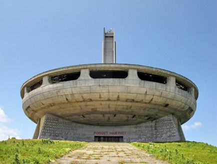 Ru a abandonat monumentul de casă pe dealul Buzludja - terraoko - lumea cu ochii tăi