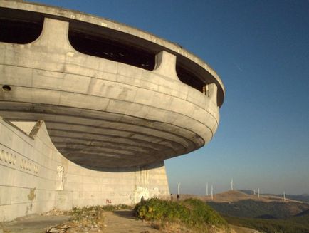 Ru a abandonat monumentul de casă pe dealul Buzludja - terraoko - lumea cu ochii tăi