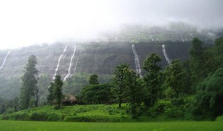 Найдивовижніші водоспади світу (10 фото)
