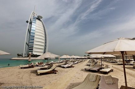 Cel mai luxos hotel din lume este Burdjal Arab