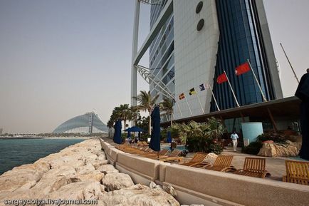 Cel mai luxos hotel din lume este Burdjal Arab