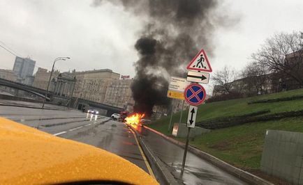 Згорілий в москві maserati зняли на відео