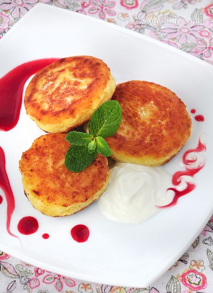 Cheesecakes din rețeta clasică de brânză de vaci cu fotografie