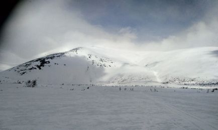 De schi alpinism este un schi fond sau de munte