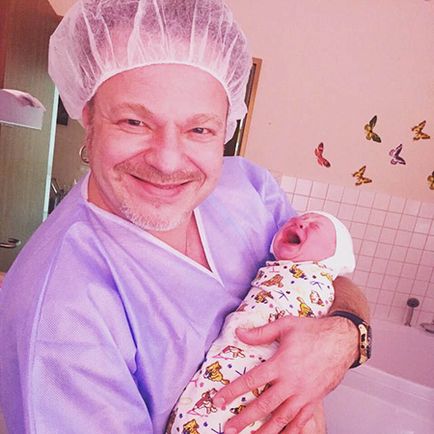 Stílus csillag gyerek fiú Vladimir Presnyakov és Natalia Podolskaya - Artemia, hello! Oroszország (Presnyakov) Stílus csillag gyerek fiú Vladimir Presnyakov és Natalia Podolskaya - Artemia, hello! Oroszország