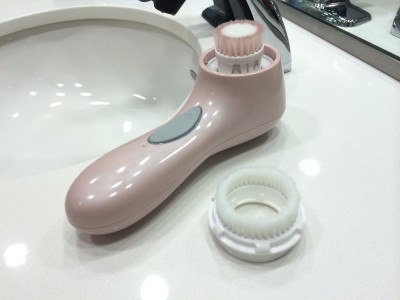 Stop! 10 moduri de a folosi abuzul dispozitivului clarisonic - minimalismul ca mod de viață