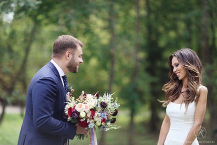 Julia și nunta lui Andrew