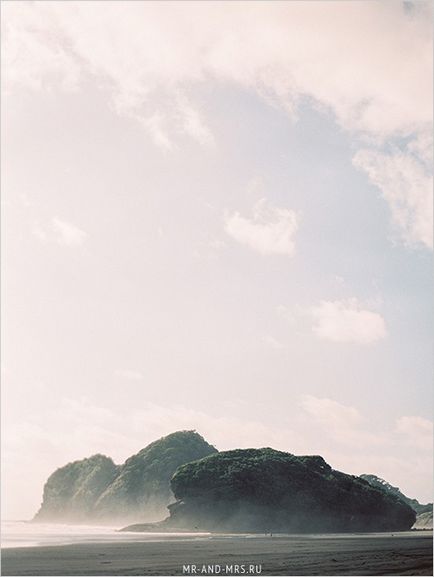 Fotografie de nunta a mirelui pe plaja