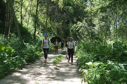 Defileul Talgar este o declivitate monahală, călătorind, trekking, trekking