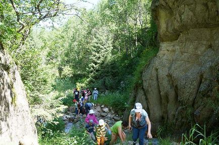 Defileul Talgar este o declivitate monahală, călătorind, trekking, trekking