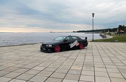 Toyota chaser Іллі виглядає як неймовірна гоночна тачка, але він ніколи не перевищує швидкість і