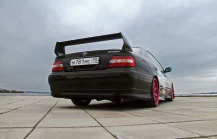 Toyota chaser Іллі виглядає як неймовірна гоночна тачка, але він ніколи не перевищує швидкість і