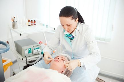 Prelungirea prețului laser al eșantioanelor de tratament la Moscova, îndepărtarea striziilor laser în clinica 