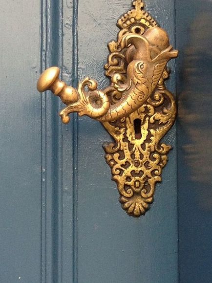 Унікальні і цікаві дверні ручки, які прикрасять будь-які двері в будинку