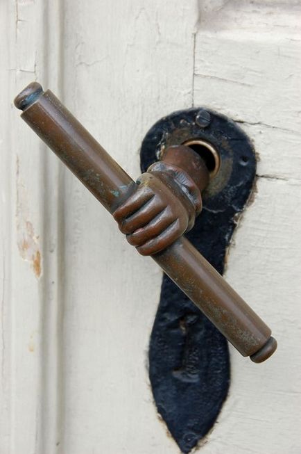 Unelte unice și interesante pentru ușile care vor decora orice ușă din casă