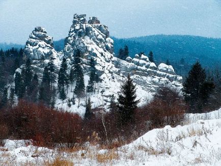Урицькі скелі (Тустань, Україна)