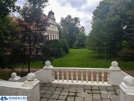 Voronovo Manor în districtul Podolsky din spatele gardului legendarului sanatoriu
