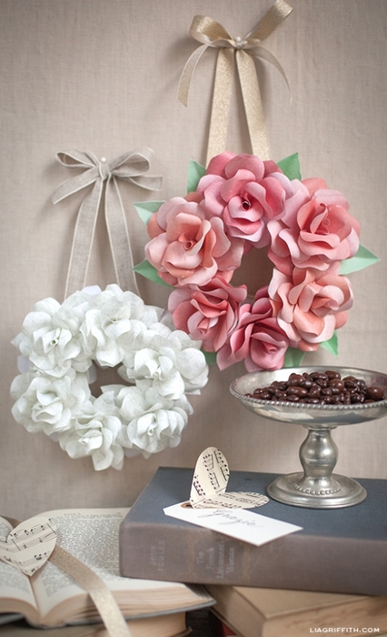 Koszorúk és esküvői csokrok papír rózsa mesterkurzust és sablonok
