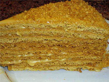 Смачний рецепт торта «медова гірка», популярний чак-чак