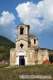 Biserica sfintelor arcuri într-un sat care a dispărut lacuri, altare, temple din Crimeea, obiective turistice din Crimeea
