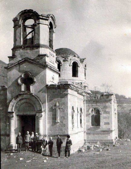 Biserica sfintelor arcuri într-un sat care a dispărut lacuri, altare, temple din Crimeea, obiective turistice din Crimeea