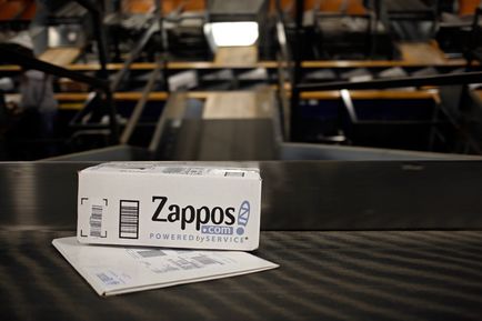 Навіщо тони шей звільнив з zappos всіх менеджерів