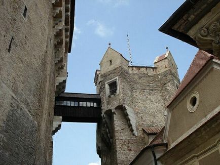 Замок Пернштейн - міцний горішок часів середньовіччя