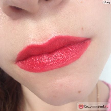 Lipsă de ruj lichid avon - 