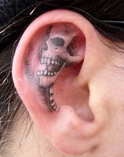 25 tatuaje foto pe urechea care iti place