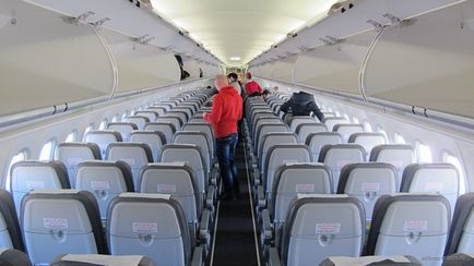 Airbus a320-100 і 200, схема салону з кращими місцями в економ і бізнес класі, опис літака
