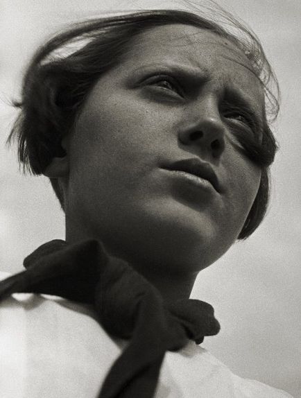 Alexander Rodchenko - úttörő szovjet fotózás és grafikai tervezés