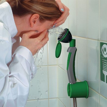 Dusuri de urgență și fântâni pentru spălarea ochilor de la b-siguranță