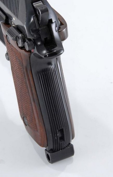 Автоматичний пістолет beretta 93r, армійський вісник