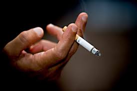 Torokfájás és kárt okoz a dohányfüst betegsége