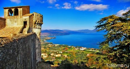 Bracciano în lacul Italiei și fotografie din castel