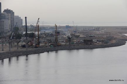A központi rész ZSD St. Petersburg épület alatti és víz feletti (rész) A középső része a WHSD St. Petersburg, az építési a föld alatti és a víz felett