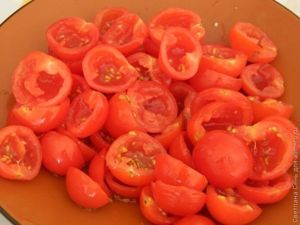 Домашній хліб з в'яленими помідорами