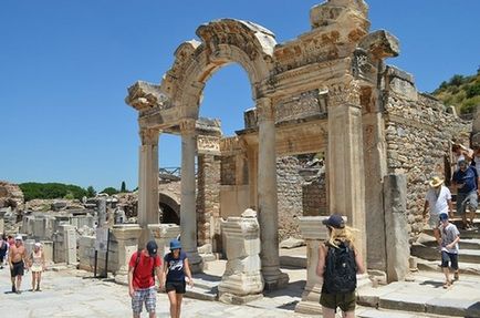 Efes - istorie, obiective turistice, excursii și prețuri