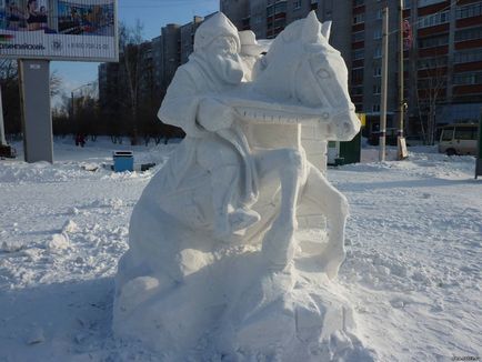 Фігура коня зі снігу своїми руками