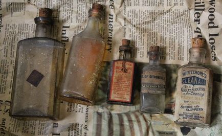 Брудне заняття пошук старовинних пляшок