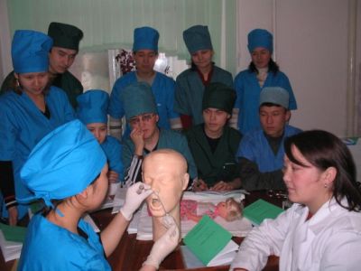 Departamentul de introducere la clinica cu cursul de asistenta medicala - Kazah National Medical