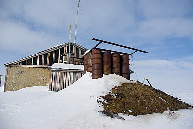 Cum se folosesc butoaiele în Arctica
